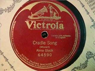 small_victrola 64590.webp